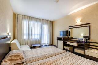 Отель Hotel Kuban Солнечный Берег Улучшенный двухместный номер с 2 отдельными кроватями (для 2 взрослых и 1 ребенка)-3