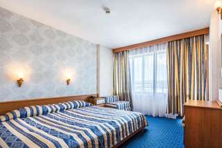 Отель Hotel Kuban Солнечный Берег Полулюкс (для 2 взрослых и 2 детей)-2